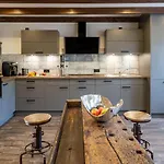Country Ole Steen Apartment Tating