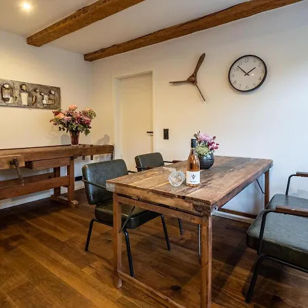 Country Ole Steen Apartment Tating