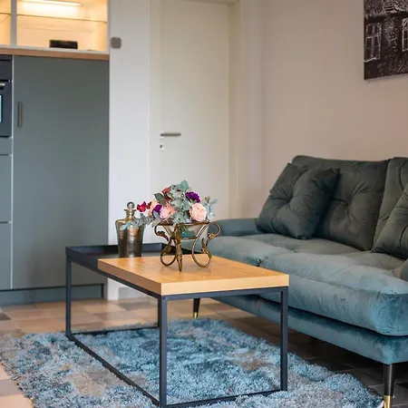 Country Ole Steen Apartment Tating