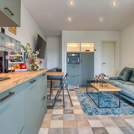 Country Ole Steen Apartment Tating
